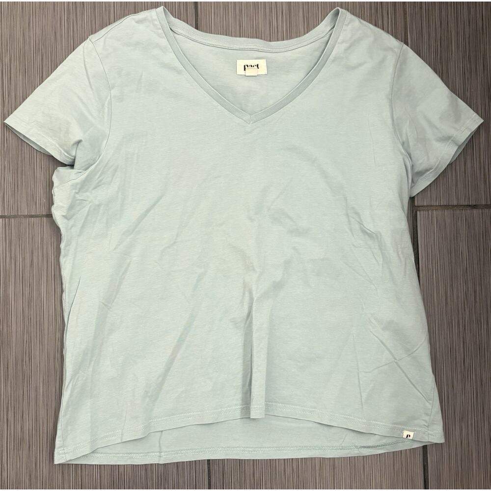 Pact Women's Short Sleeve V-Neck Tee in Light Sage